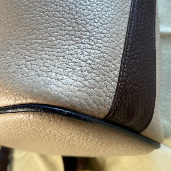 Dooney and Bourke Vintage Teton bag- Exquisite! Bone, Navy and Brown - Picture 4 of 17